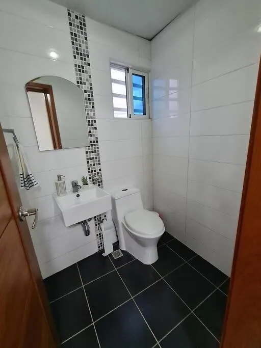 Apartamento, Completo, Comodo En Bella Vista Con 1 O 2 Dormitorio Santo Domingo 0*,