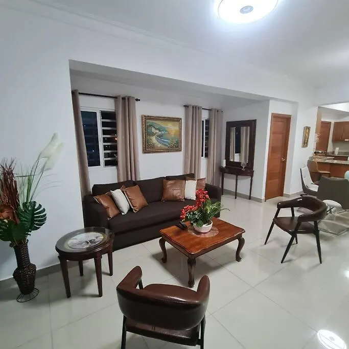 Apartamento, Completo, Comodo En Bella Vista Con 1 O 2 Dormitorio Santo Domingo
